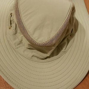 crushable ventilated hat